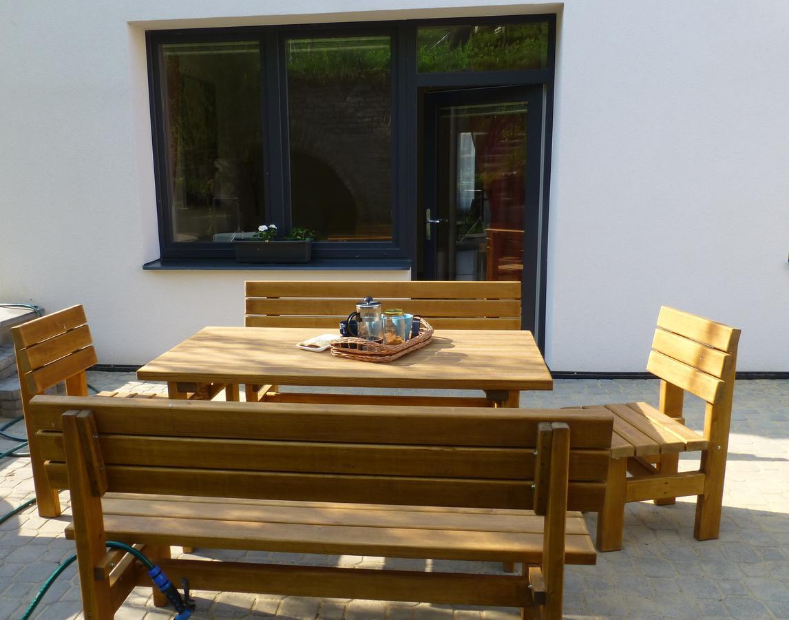 Pod Kralicim Vrchem Apartment Milovice  ภายนอก รูปภาพ