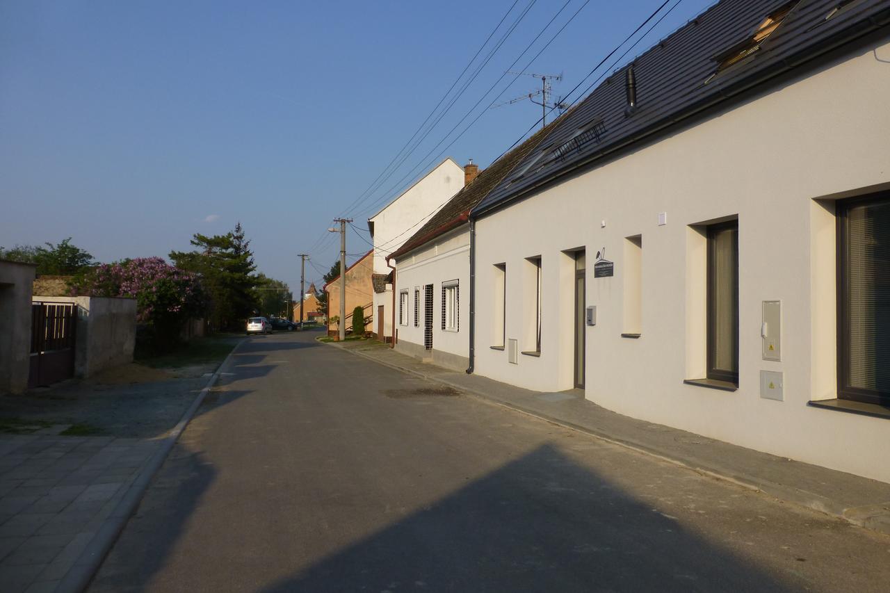 Pod Kralicim Vrchem Apartment Milovice  ภายนอก รูปภาพ