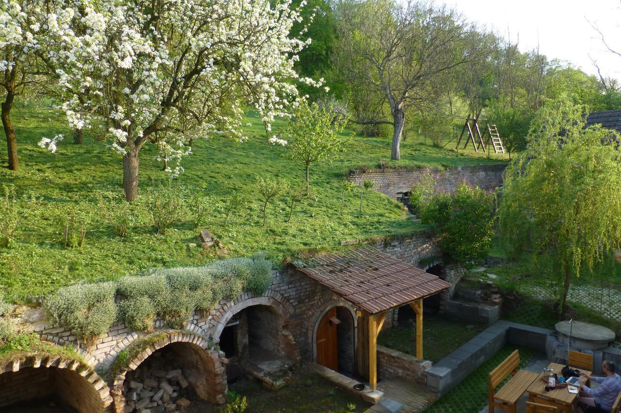 Pod Kralicim Vrchem Apartment Milovice  ภายนอก รูปภาพ